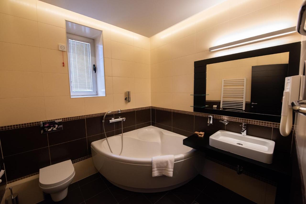 Hotel Sun Loznica Luaran gambar