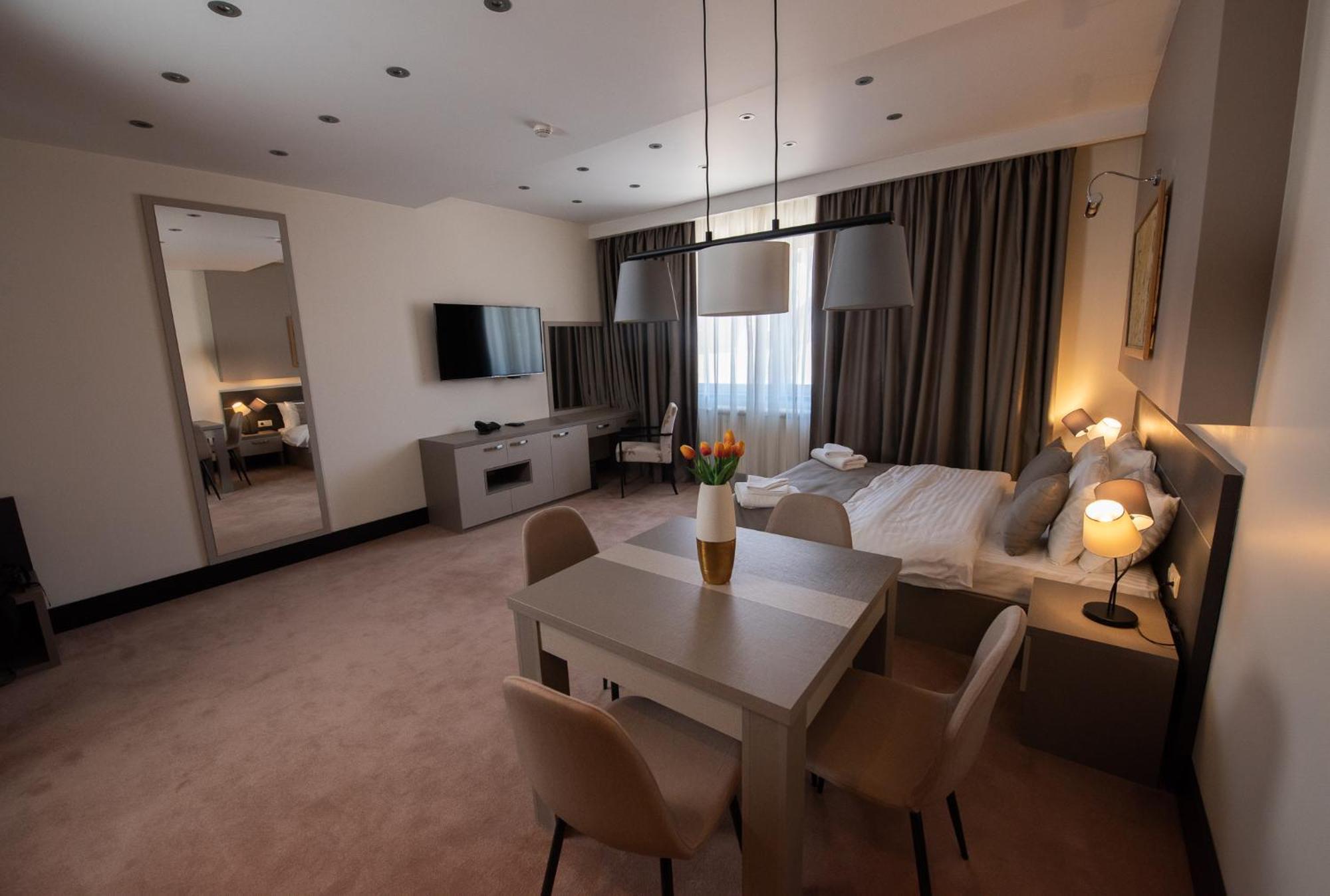 Hotel Sun Loznica Luaran gambar