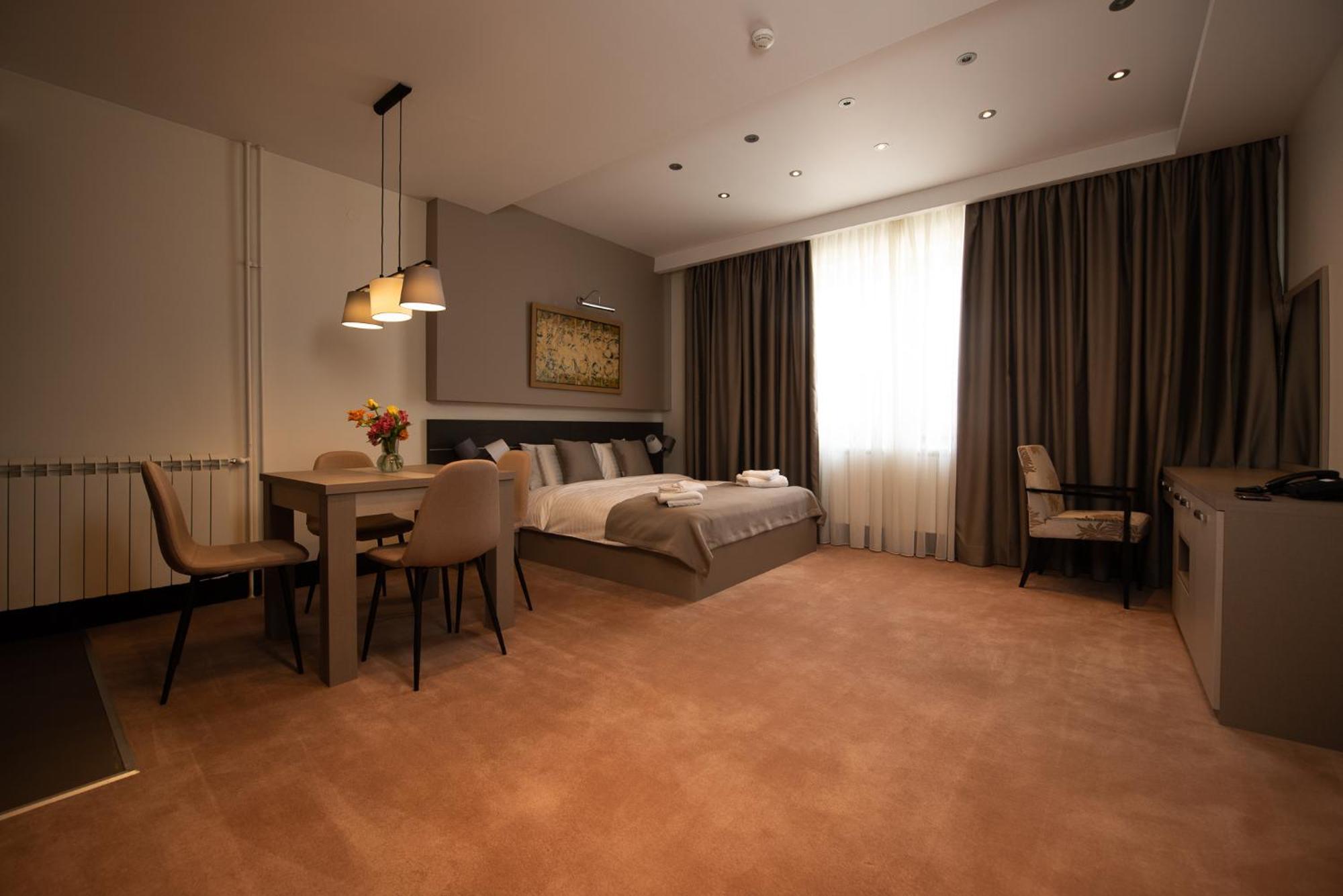 Hotel Sun Loznica Luaran gambar
